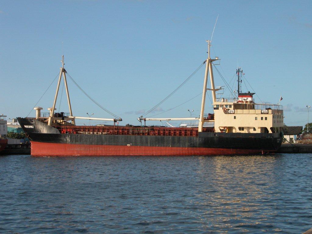 LL Nuku Hau 2004 08 25 0006