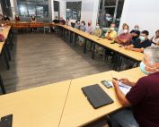 Photo rencontre du ministre avec les professionnels de santé libéraux concernant le covid-19